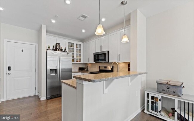 Building Photo - 14859 Chrysler Ct
