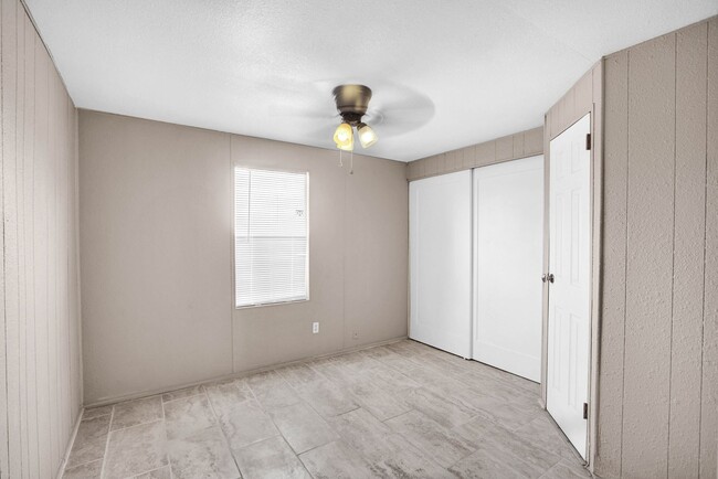 Building Photo - Incredible 3 bedroom, 1 1/2 bath mobile ho...