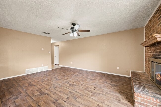 Building Photo - 6333 Scott Ct