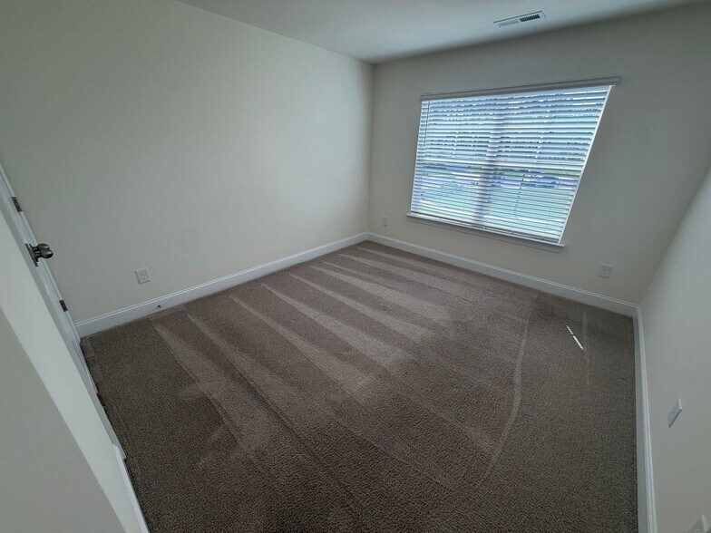 Building Photo - Room in Townhome on Keeton Ln