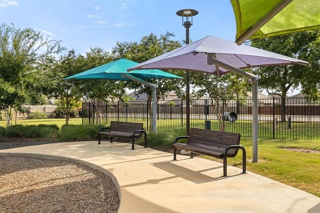 Building Photo - 10513 Defender Trl