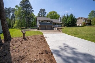 Building Photo - 1540 Magnolia Pl