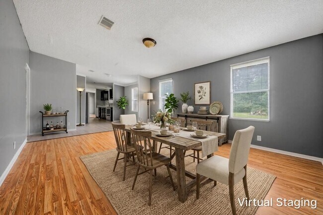 Building Photo - 15807 Cypress Garden Dr