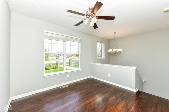 Building Photo - 9050 Mercer Dr