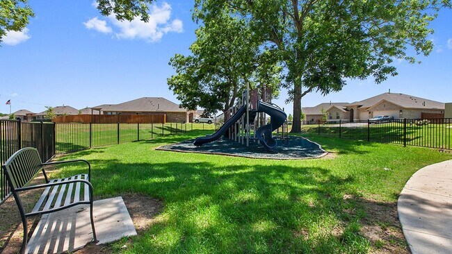 Building Photo - 214 Trailside Ln