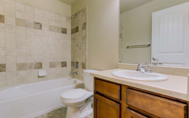 Building Photo - 3832 Sierra Glen Pl