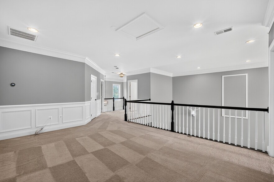 Building Photo - 23202 Evergreen Ridge Dr