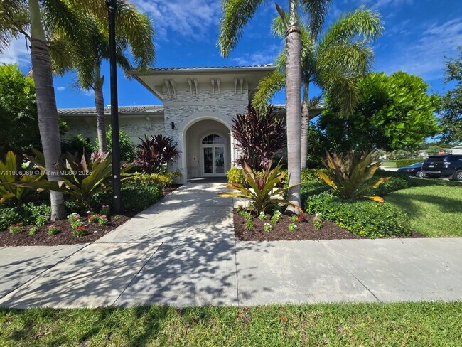 Building Photo - 2705 SE 15th St