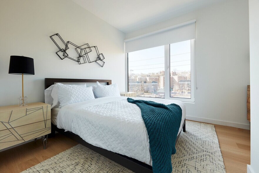 Building Photo - 1b Marshall Dr