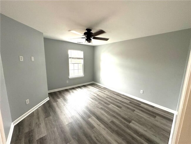 Building Photo - 5496 Village Trace