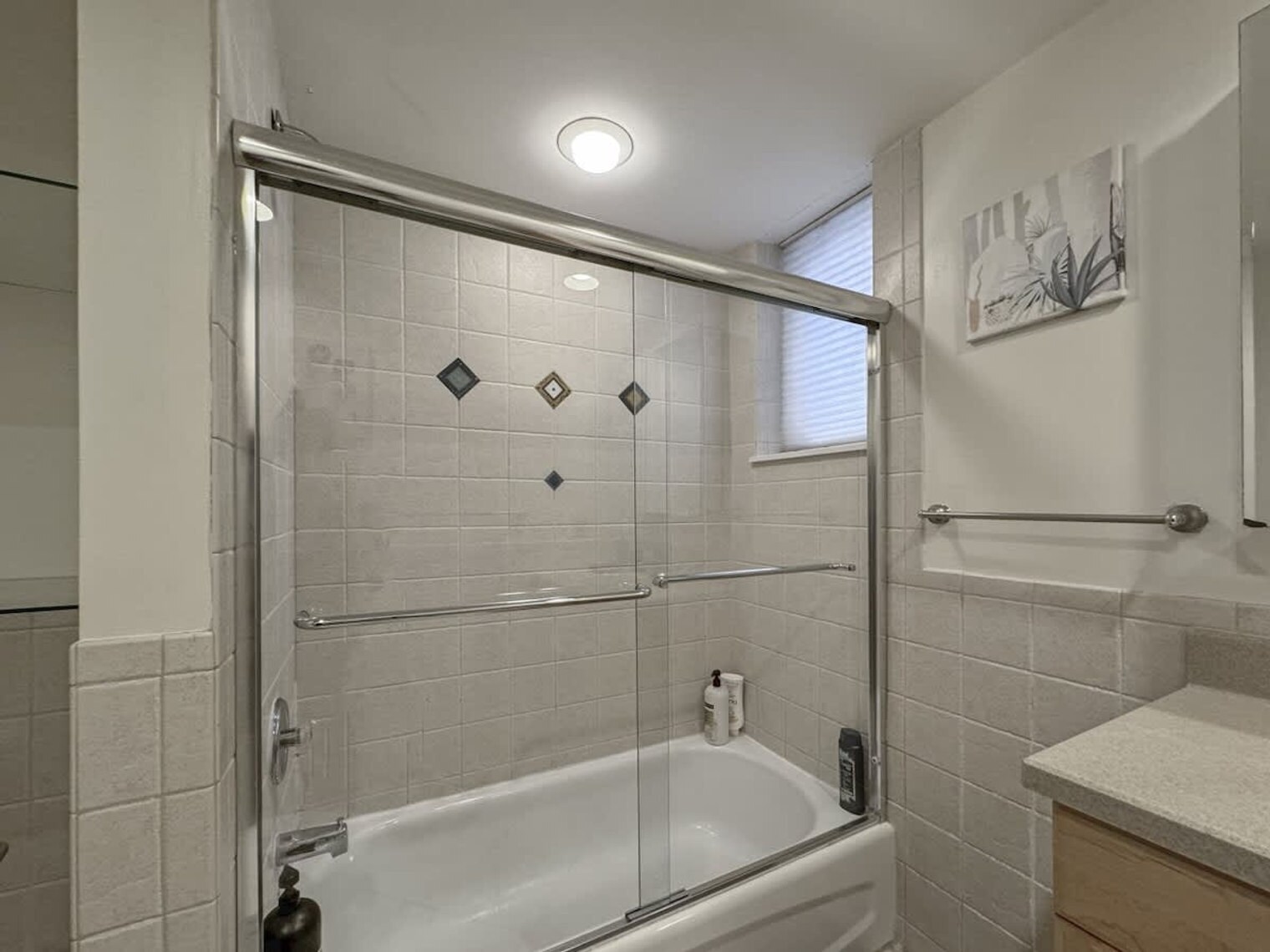 Building Photo - 1715 Schubert Aly