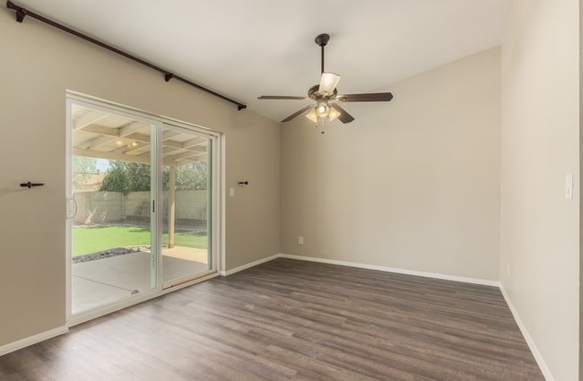 Building Photo - 2215 N Los Altos Dr