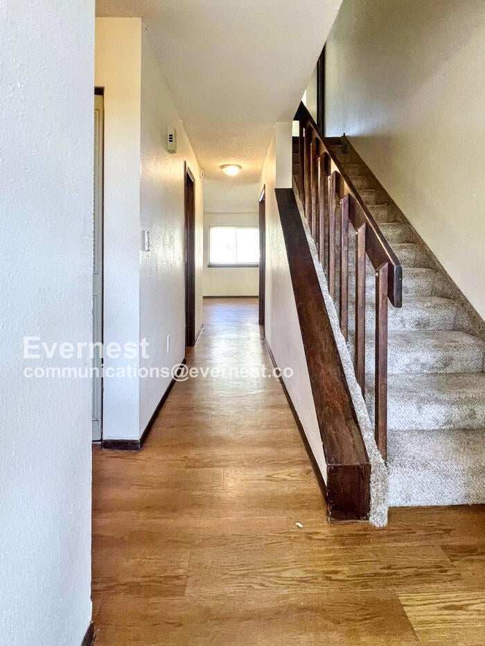 Building Photo - 1701 Cato Cir