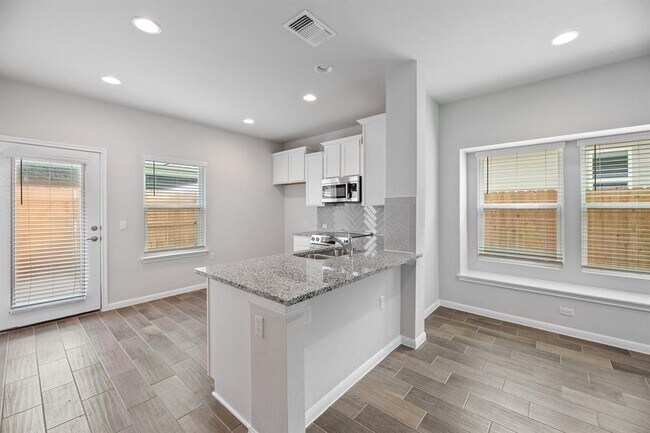 Building Photo - 17212 Adoro Dr