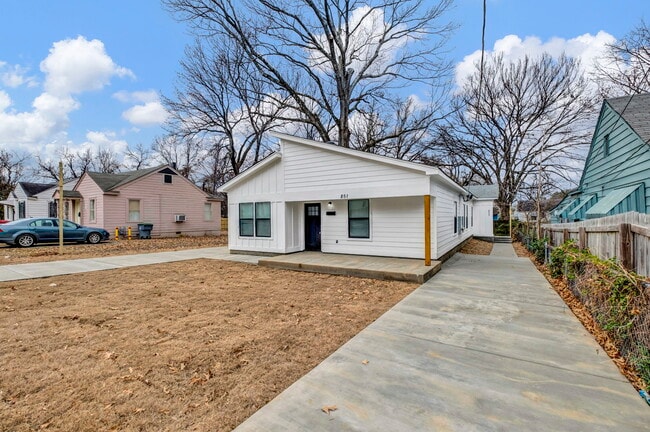 Building Photo - 2853 Choctaw Ave