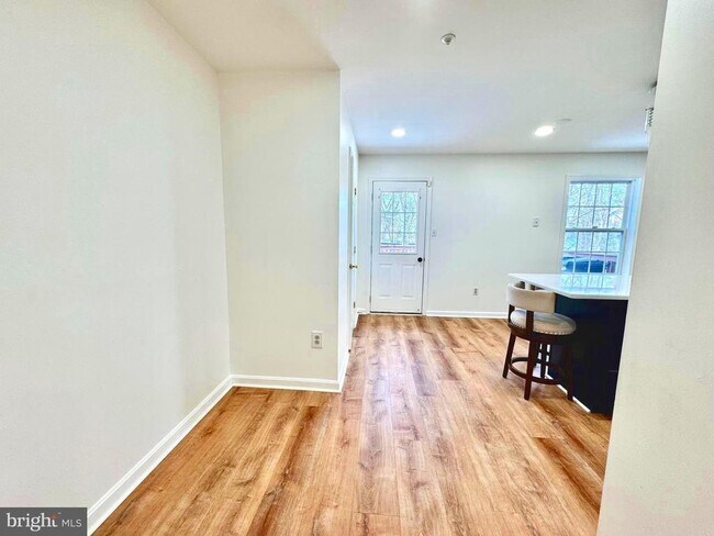 Building Photo - 597 Primus Ct