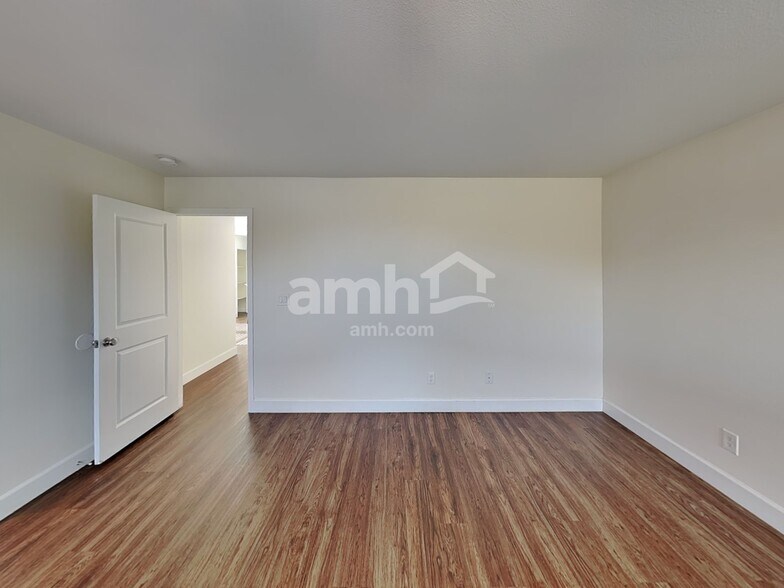 Building Photo - 9289 Baylee Bay Court