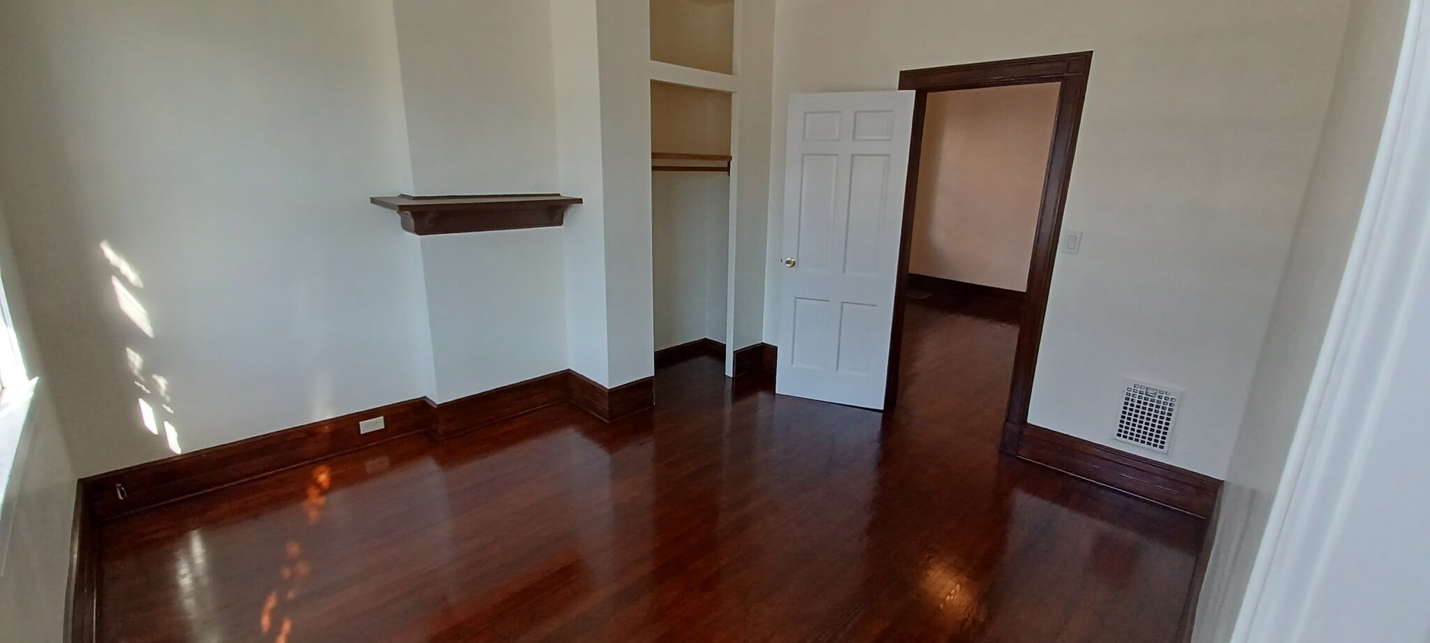 Building Photo - 262 Bond St