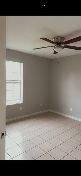 Building Photo - 1036 E Elm St