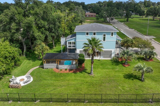 Building Photo - 139 Brady Dr