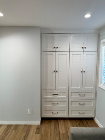 Building Photo - 1009 N Prospero Dr