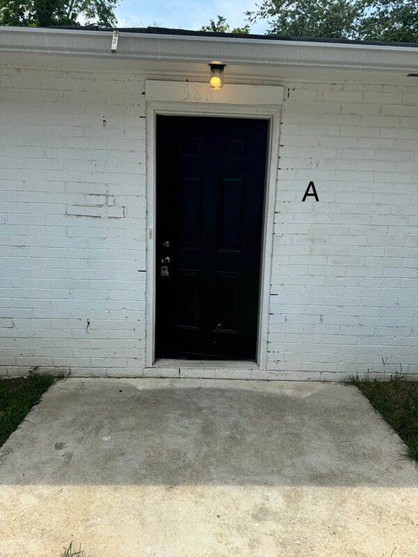 Building Photo - 586 Sapp St