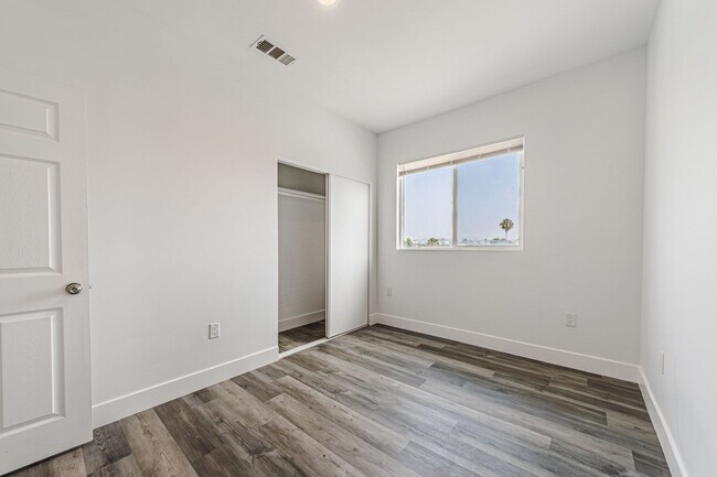 Building Photo - Spacious 4-Bedroom, 3-Bath Home – Modern Upgrades & Parking Included