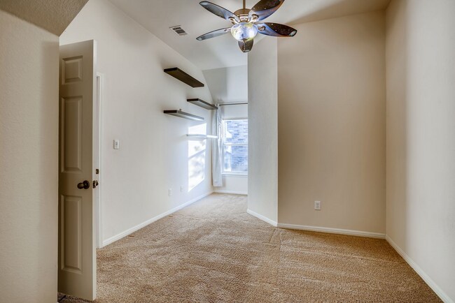 Building Photo - 2606 Mingus Dr