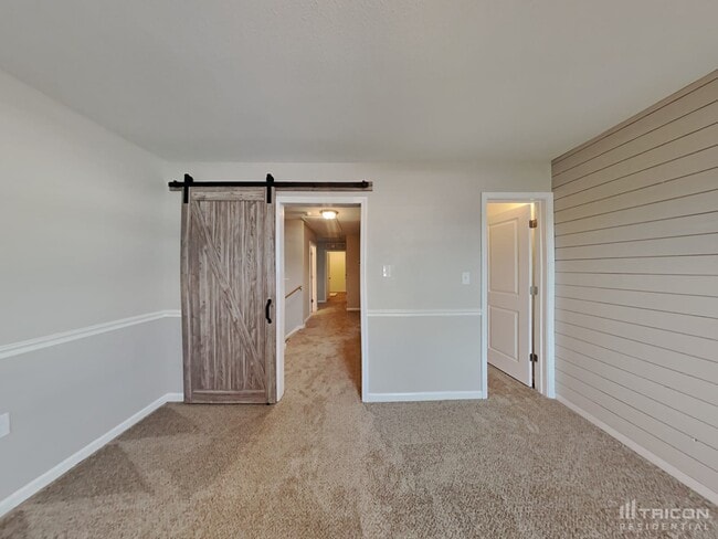 Building Photo - 2824 Tall Oaks Dr