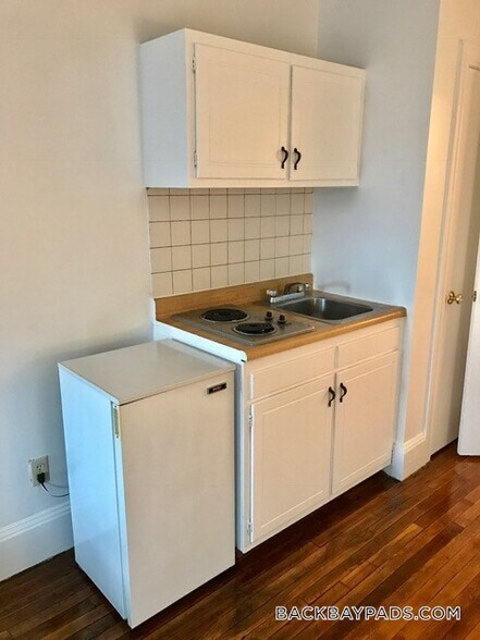 Primary Photo - 854 Beacon St