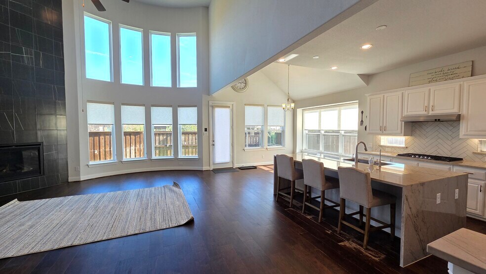 Building Photo - 1112 Maverick Dr