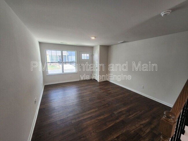Building Photo - 16 Virginia Cmns Dr