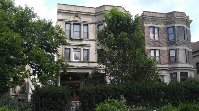 Primary Photo - 4835-4837 N Kenmore Ave
