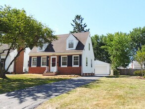 Building Photo - Beautifully Renovated 3BR Cape Cod in Shaker Heights – Spacious & Move-In Ready!