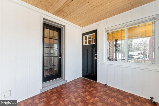 Building Photo - 4700 Southern Ave SE