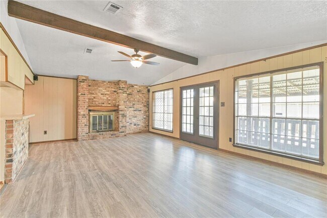 Building Photo - 3107 Woodstone Dr