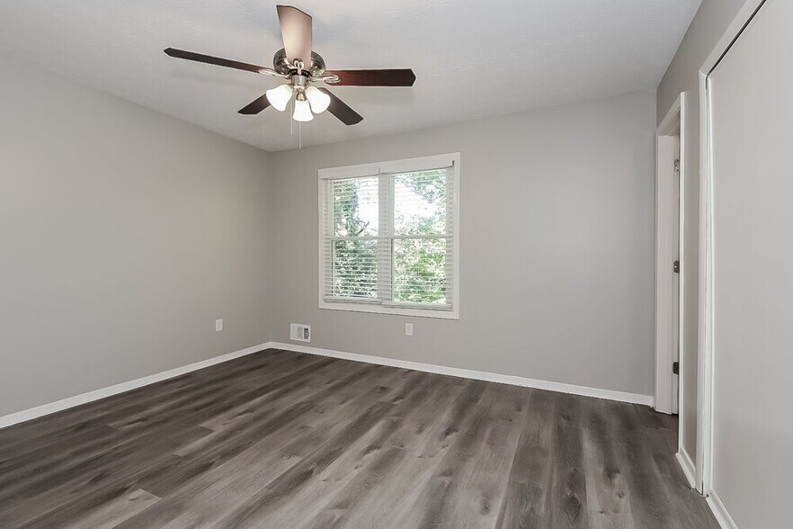 Building Photo - 895 Highland Terrace NE