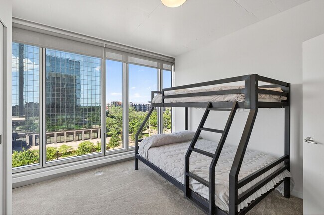 Building Photo - Gorgeous "Reflections" Condo w/ Panoramic Views, Light Rail Station, walk to Mall of America!