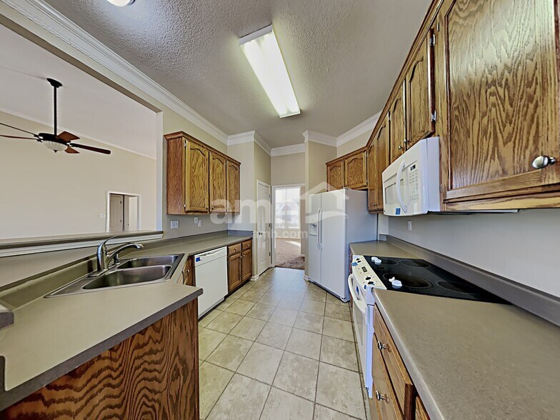 Building Photo - 7428 Acree Ln