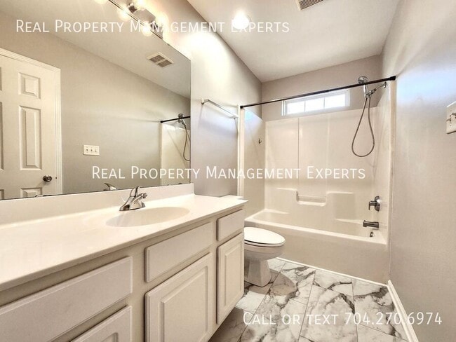 Building Photo - 138 Sun Ridge Dr