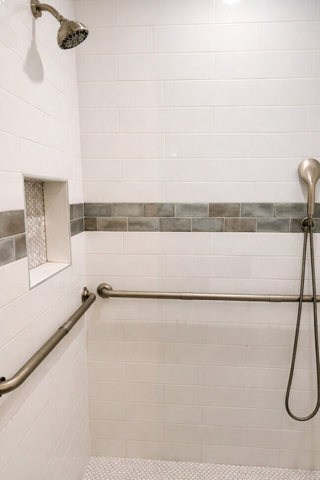 Building Photo - 516 Heights Blvd