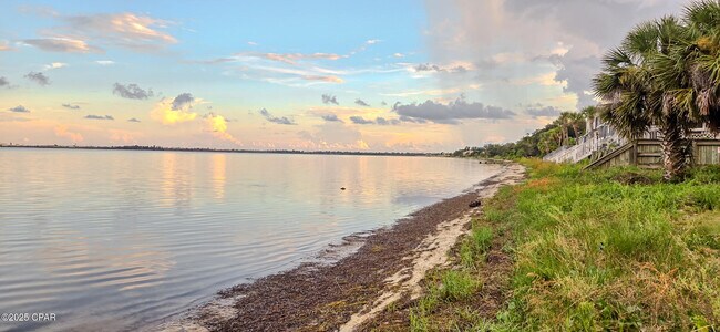 Building Photo - 6067 E Hwy 98
