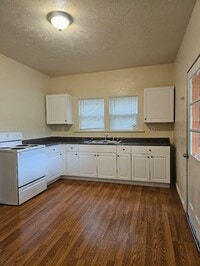 Building Photo - Two Bedroom One Bath Lower Duplex with W/D Hookup