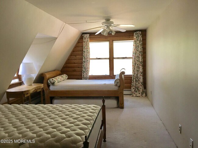 Building Photo - 375 Arrowhead Dr