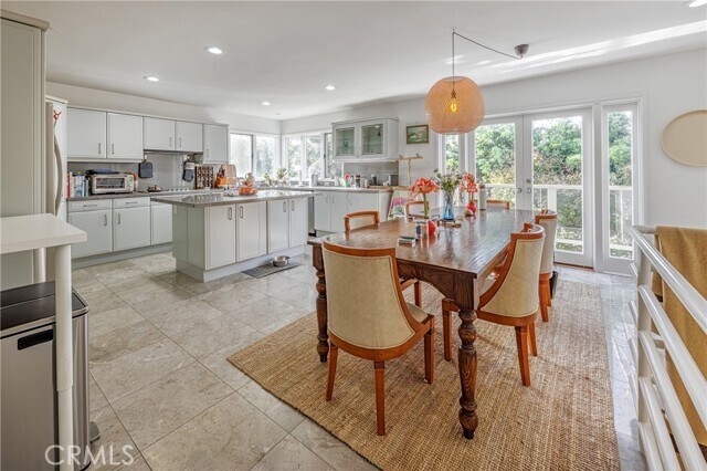 Building Photo - 548 Agate St