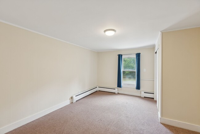 Building Photo - 84 Pine Hill Rd N