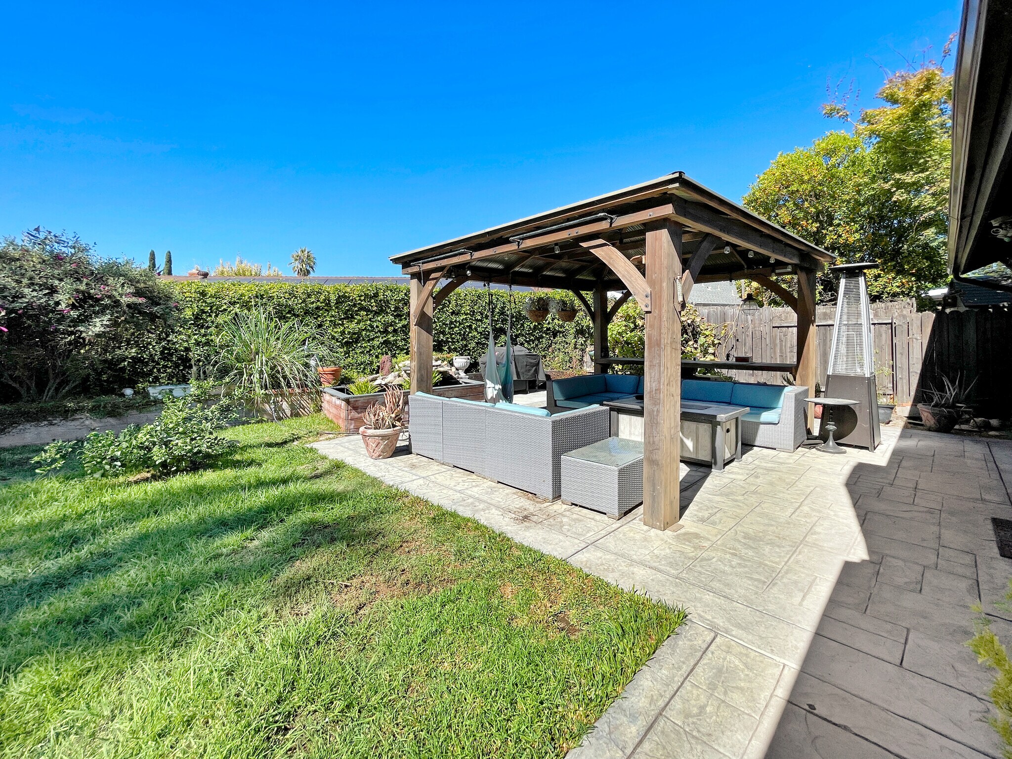 Building Photo - 2611 Willow Ct