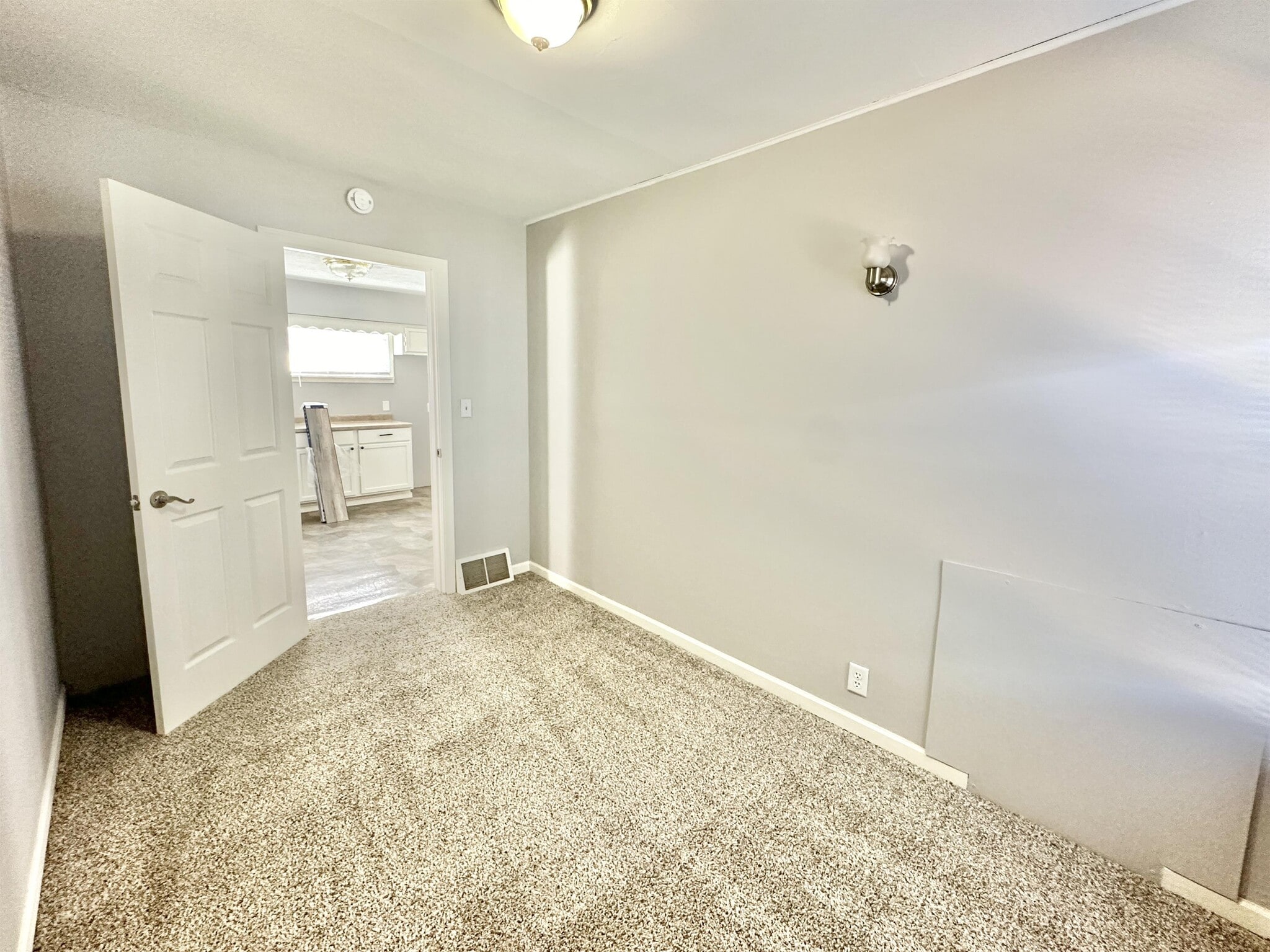 Building Photo - 1023 Hackett St