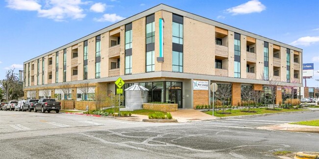 Building Photo - 4811 Woodrow Ave