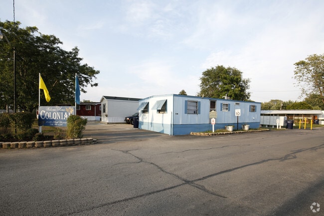 Building Photo - Colonial Estates